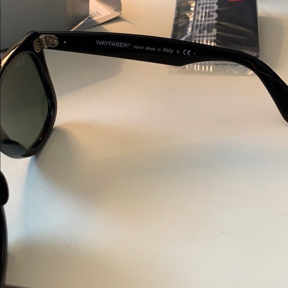 RayBan Original Wayfarer Sunglasses - Picture 4 of 6